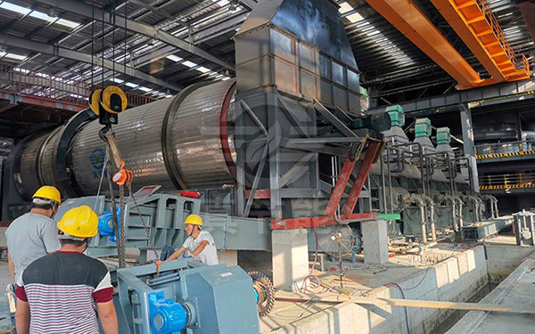 工業污泥烘干設備吊裝