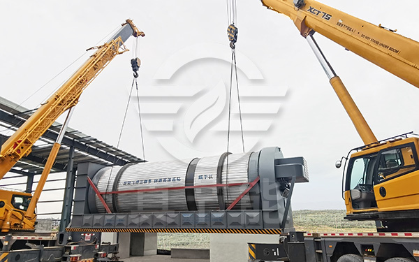 蒸汽污泥烘干設備吊裝現場 蒸汽污泥烘干設備吊裝現場